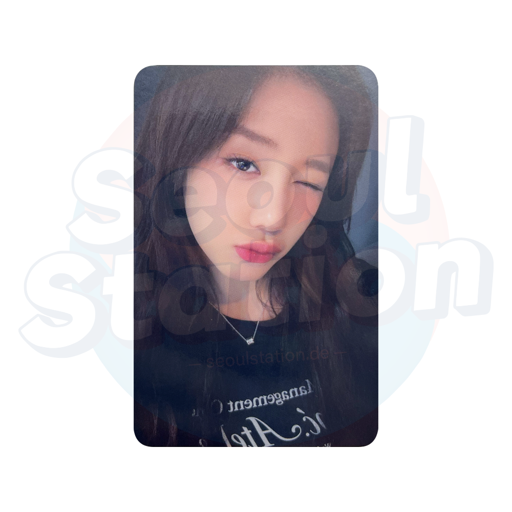 BABYMONSTER - 3rd Mini Album 'CHOOM' - JEWEL Ver. - YG Select Selfie Photocard (Red Back) pharita