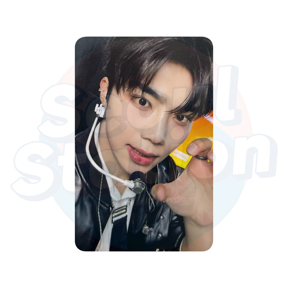 ZEROBASEONE - Special Limited Album 'RE-FLOW' - SOUNDWAVE Photocard gunwook