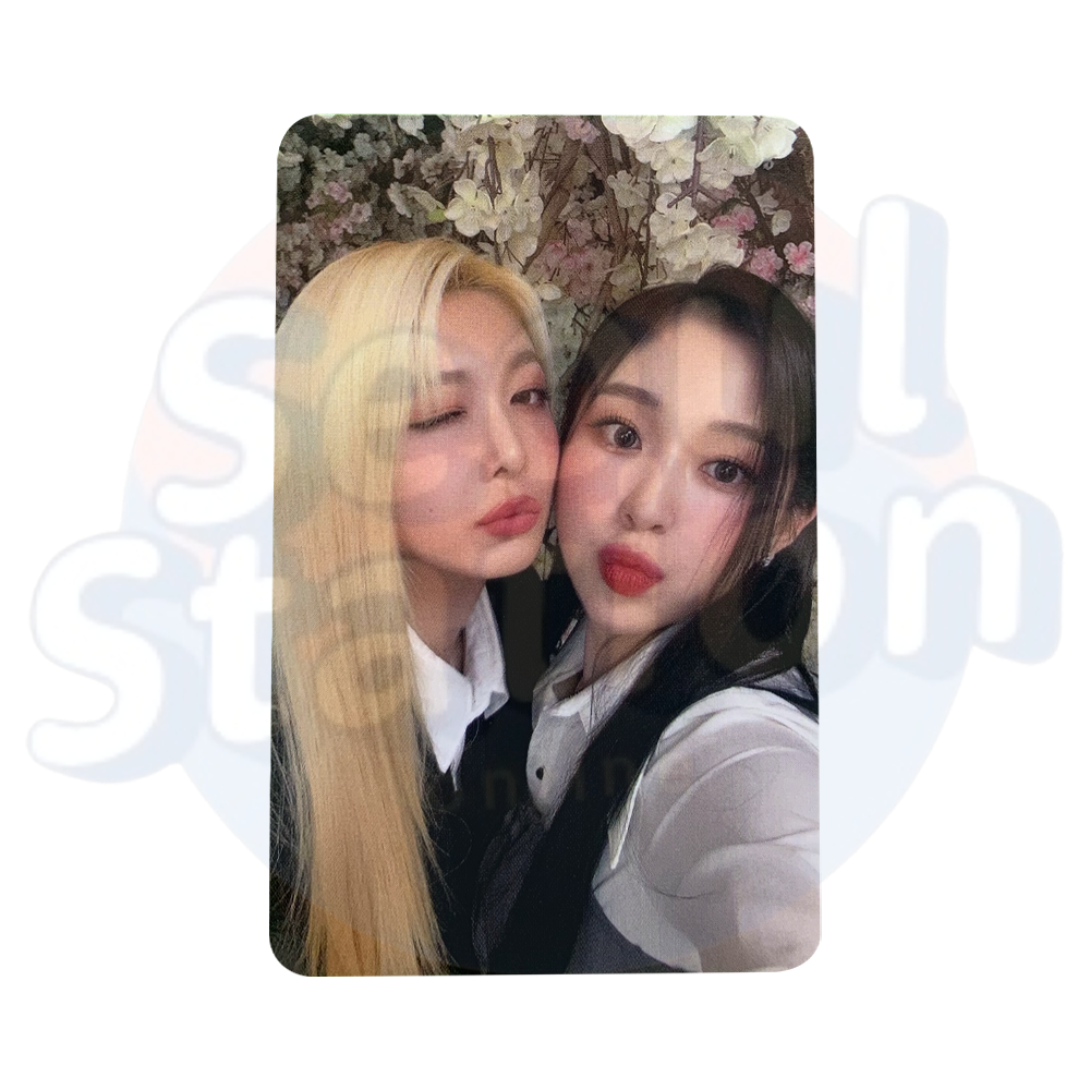 DREAMCATCHER - 2nd Official Fanclub Fanmeeting 'REASON BOUTIQUE' - Unit Trading Cards (15-23) Dami & gahyeon 16