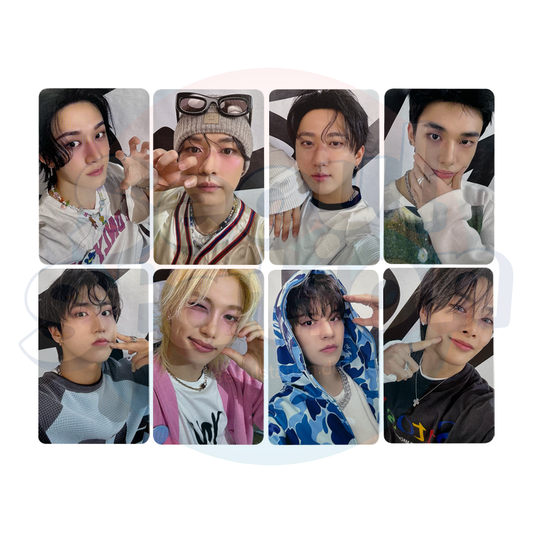 STRAY KIDS - World Tour 'DOMINATE: CELEBRATE' - Official MD POB Photocard