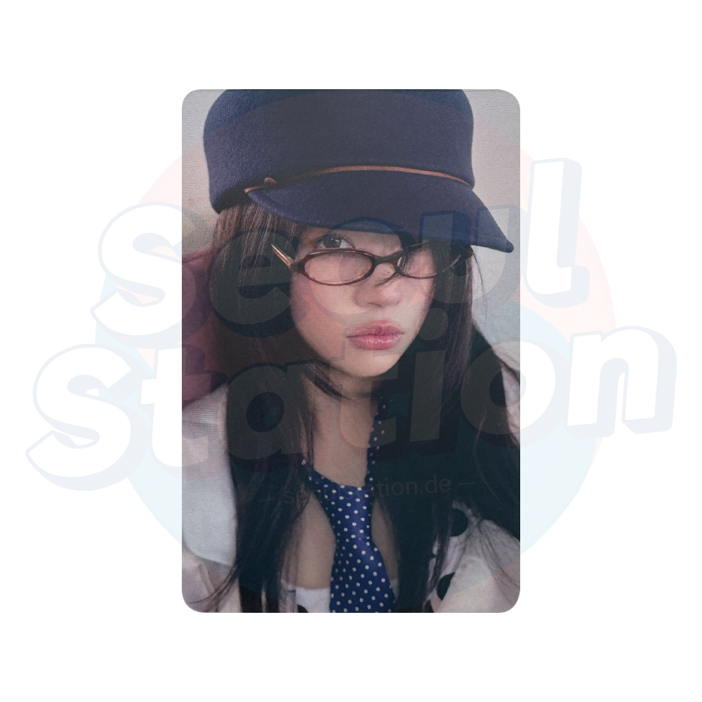 ILLIT - 3rd Mini Album 'BOMB' - GLITT Ver. - APPLE MUSIC Photocard moka