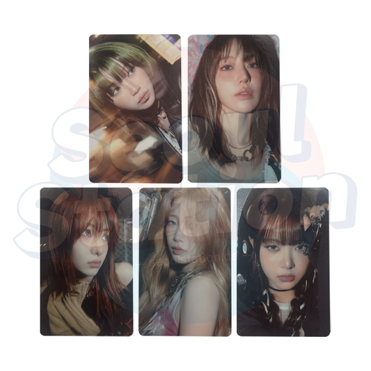 LE SSERAFIM - Japan 4th Single 'DIFFERENT' - WEVERSE Photocard