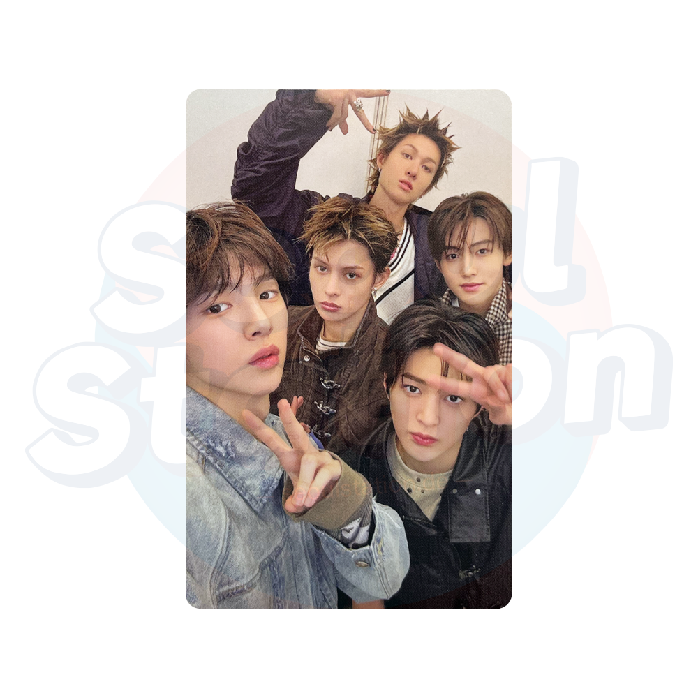 CORTIS - 1st EP 'COLOR OUTSIDE THE LINE' - WEVERSE 2025 LIVE Special Gift Photocard group