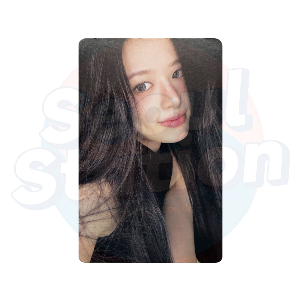 IVE - 2nd Album 'REVIVE+' - LOVED IVE Ver. - APPLE MUSIC Photocard yujin