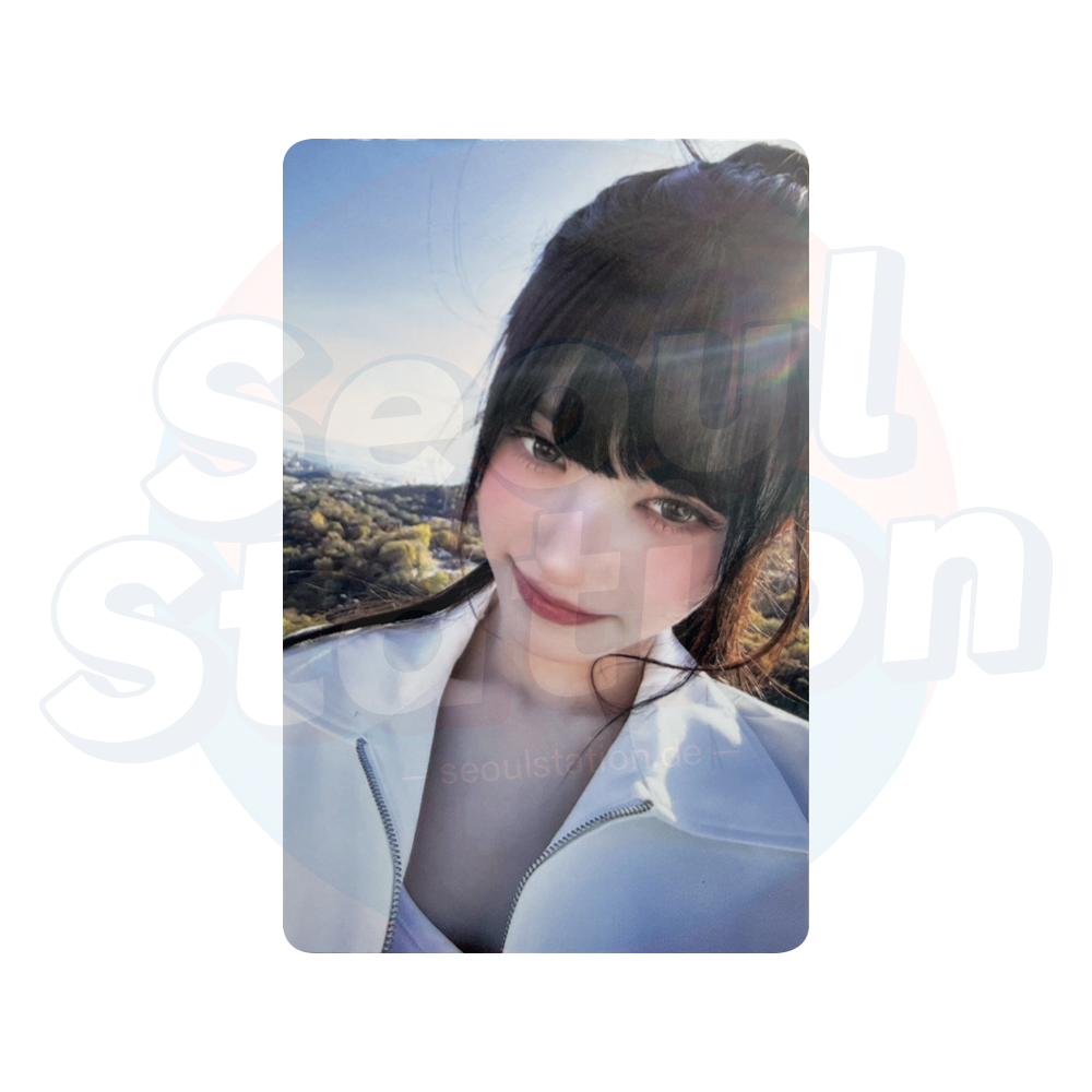 IVE - 2nd Album 'REVIVE+' - LOVED IVE Ver. - APPLE MUSIC Photocard leeseo