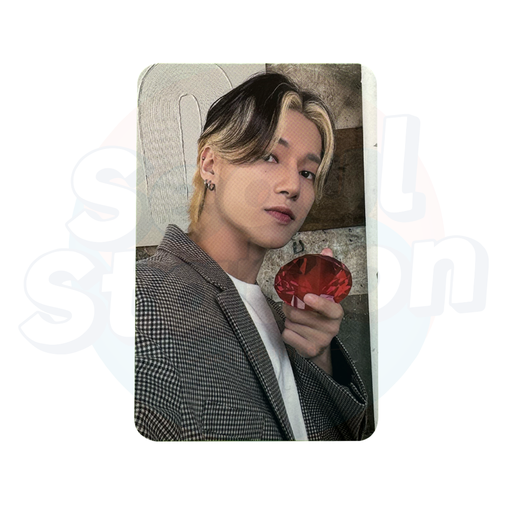 ATEEZ - 2024 Season's Greetings - Yes24 Photo Card wooyoung