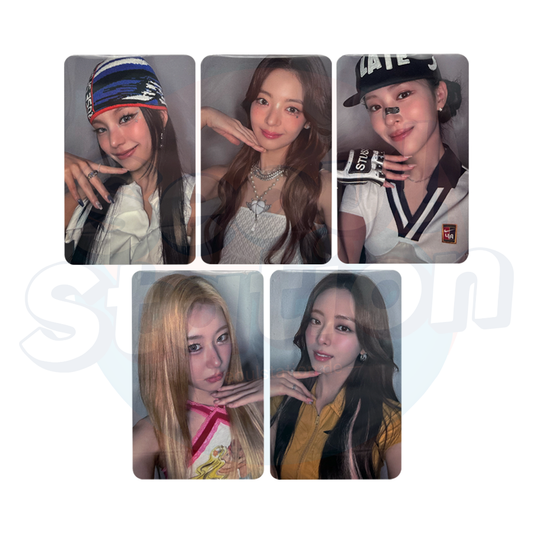 ITZY - GOLD - JYP Shop Photo Card