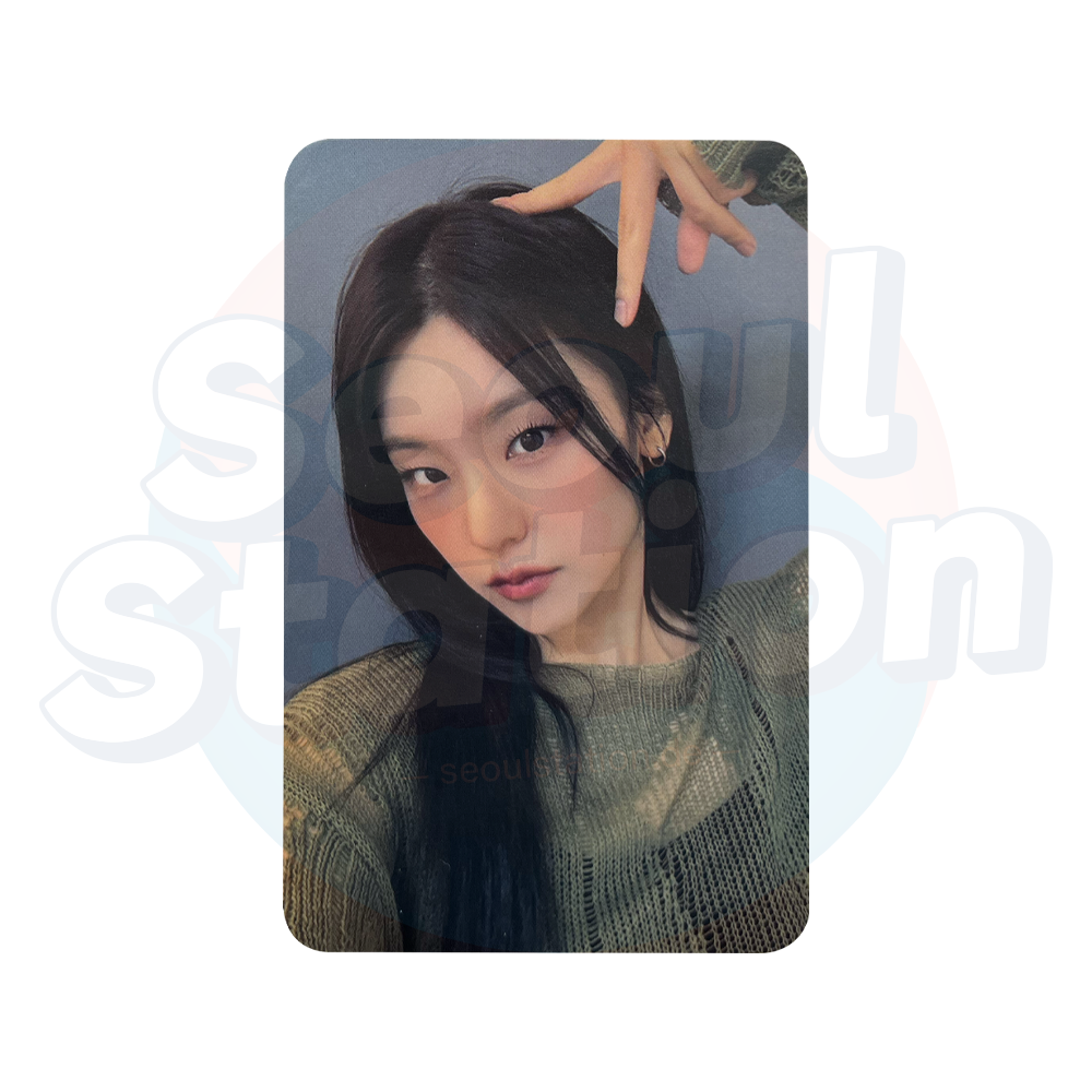 ITZY - GOLD - Soundwave Lucky Draw Photo Card yeji