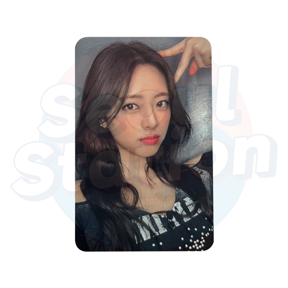 ITZY - GOLD - Soundwave Lucky Draw Photo Card yuna