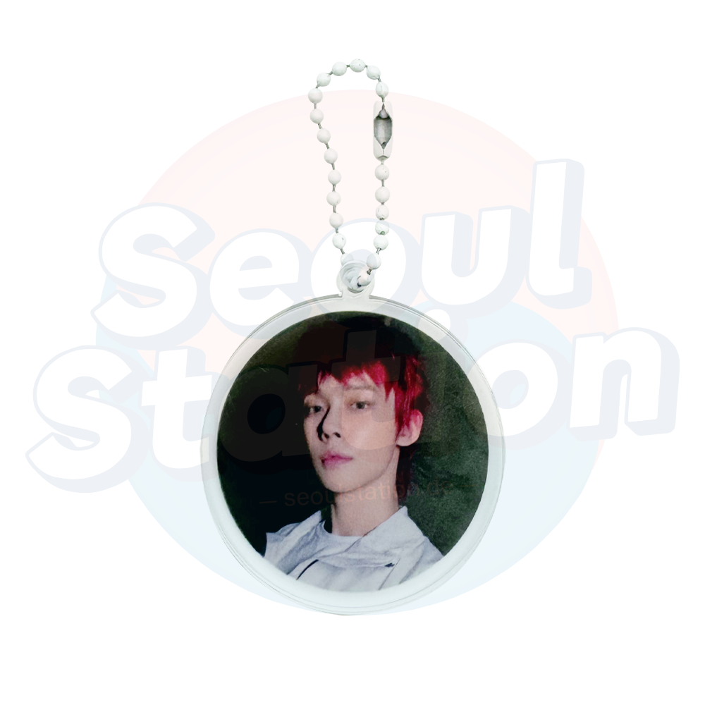 YEONJUN - GGUM - WEVERSE Keychain dark background