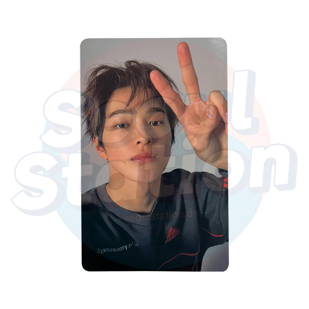 CORTIS - 2nd EP 'GREENGREEN' - WEVERSE STUDIO CHOOM Photocard (Ver. A) Keonho
