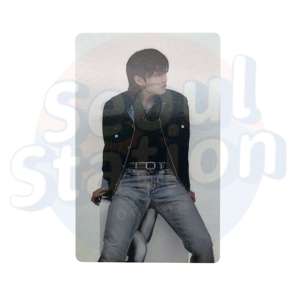 Jung Kook - GOLDEN - WEVERSE Photocard side profile
