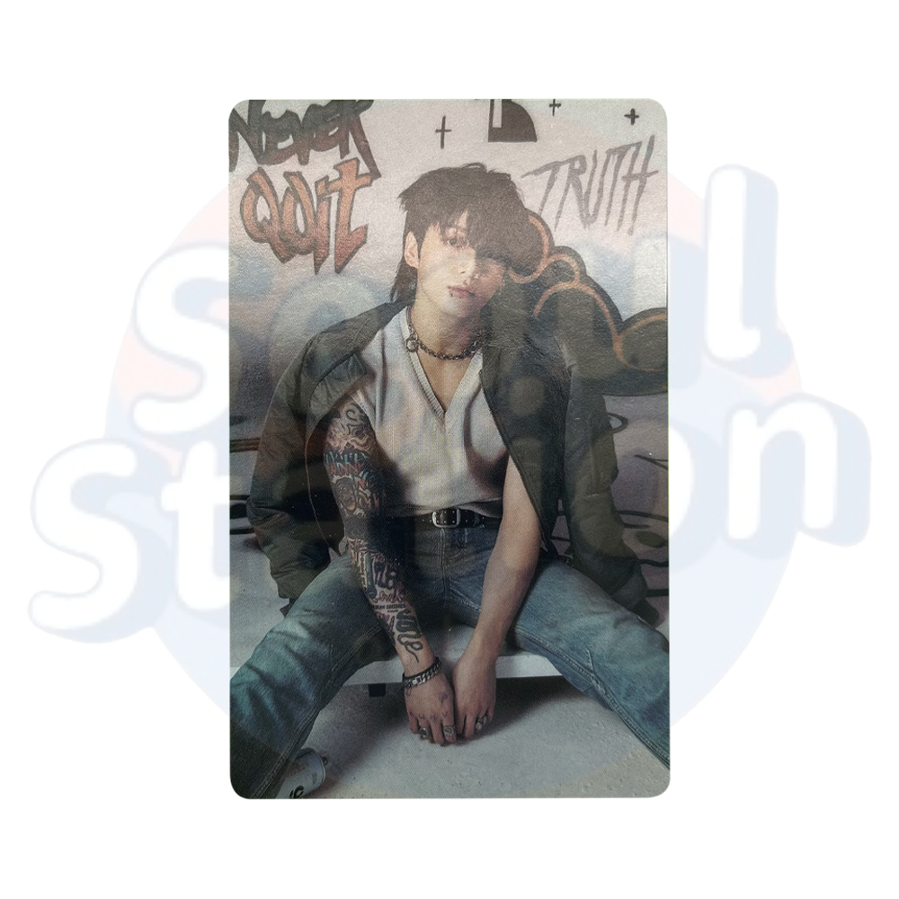 Jung Kook - GOLDEN - WEVERSE Photocard frontal