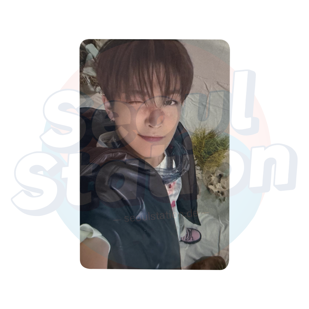 ATEEZ - ANITEEZ IN TREASURE - Trading Card - HONGJOONG