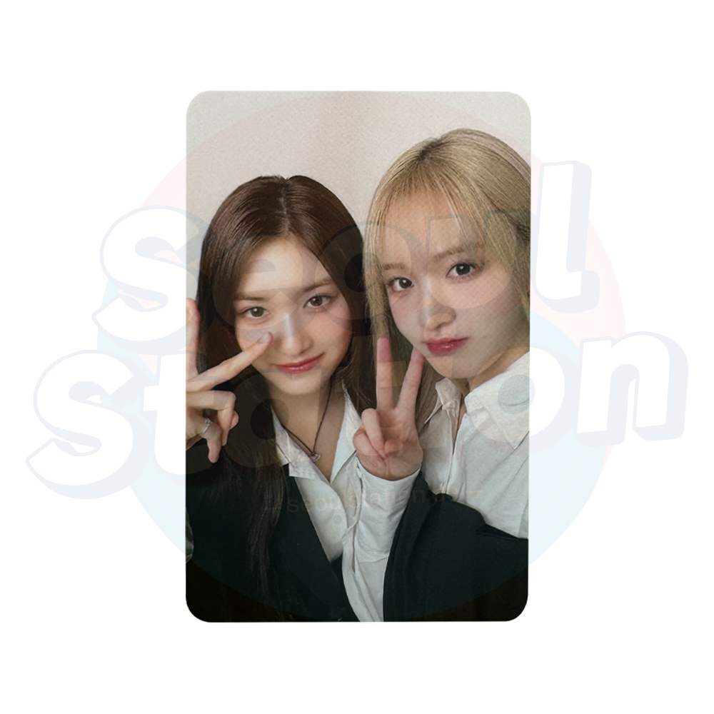 IVE - THE 1ST WORLD TOUR "SHOW WHAT I HAVE" - Official MD Random UNIT Photo Card  leeseo & liz