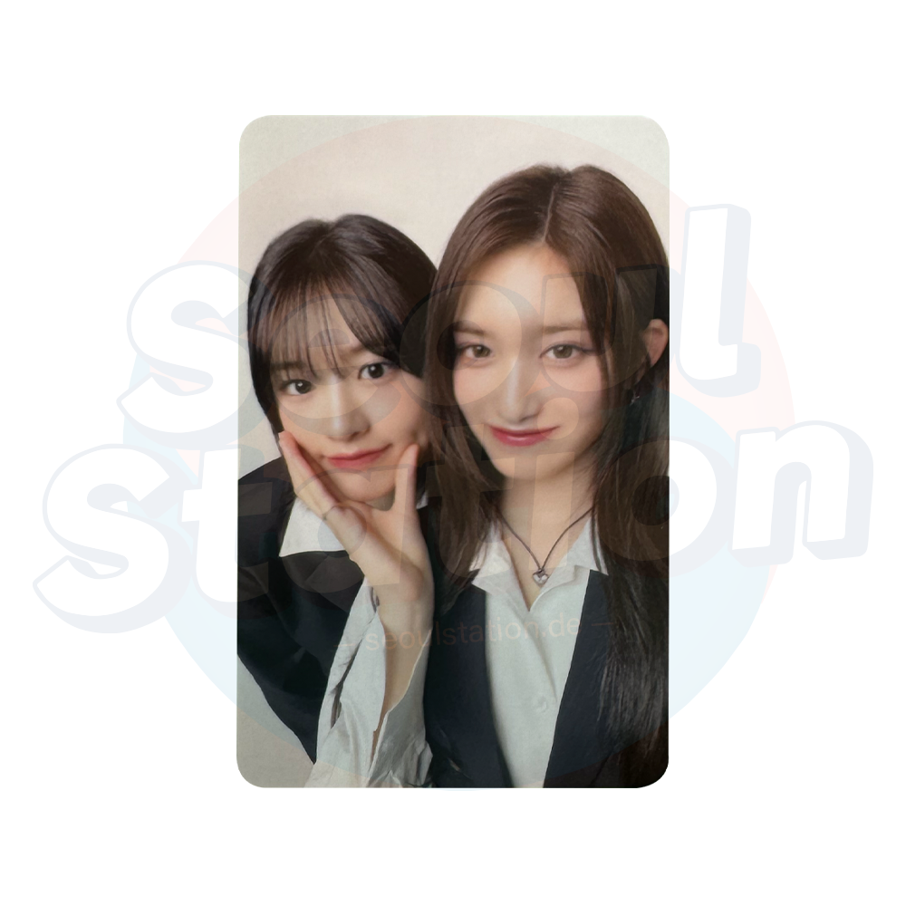 IVE - THE 1ST WORLD TOUR "SHOW WHAT I HAVE" - Official MD Random UNIT Photo Card  yujin & leeseo