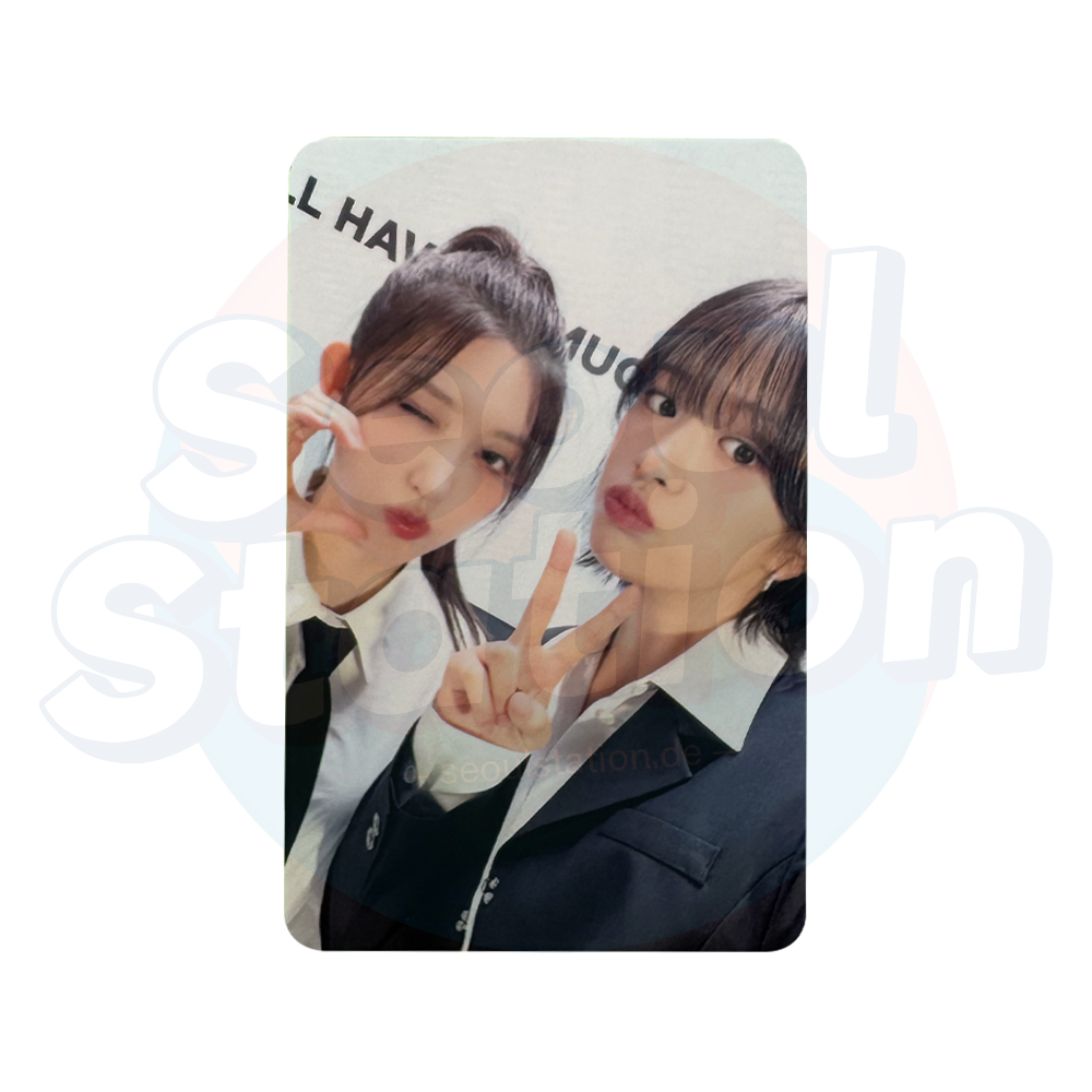 IVE - THE 1ST WORLD TOUR "SHOW WHAT I HAVE" - Official MD Random UNIT Photo Card  Gaeul & yujin