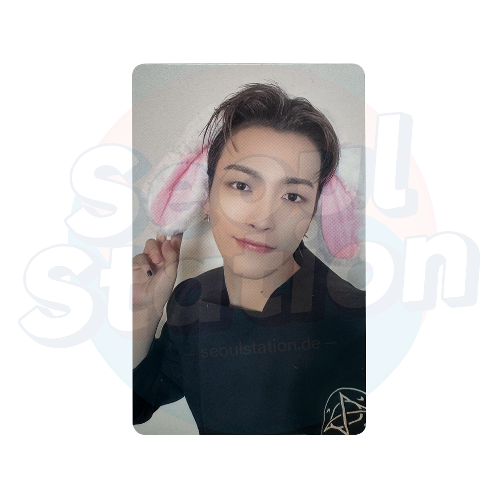 ATEEZ - GOLDEN HOUR Part.2 - TOKTOQ Only Photo Card - SET A (BUNNY EARS) hongjoong