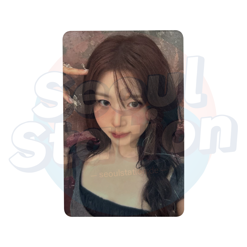 NMIXX - 1st Full Album 'BLUE VALENTINE' - PHOTOBOOK Ver. - APPLE MUSIC Photocard Haewon