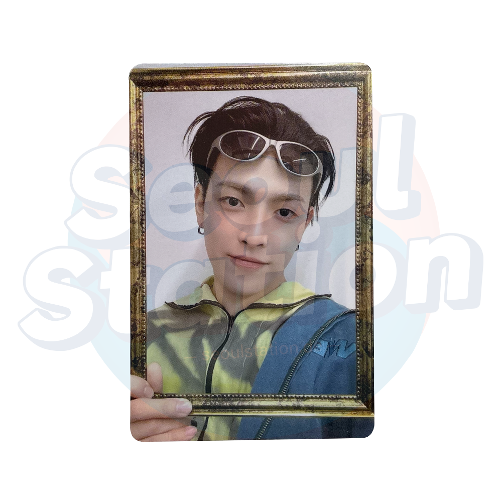 ATEEZ - ANITEEZ IN COLOR - POP-UP STORE SOUNDWAVE Photocard seoulstation.de Hongjoong