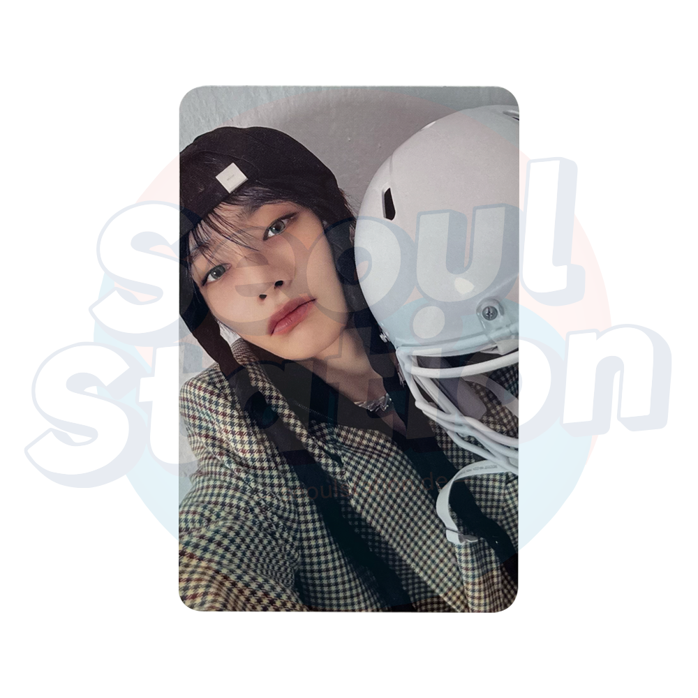 STRAY KIDS - 4th Studio Album 'KARMA' - SKZOO ALBUM Ver. - Photocard - SELFIE Ver. IN 2
