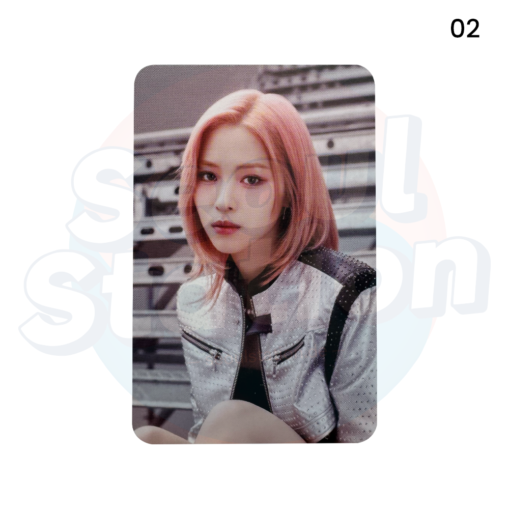 ITZY - 2nd World Tour 'BORN TO BE' - Trading Photo Card (RYUJIN Ver.) 02