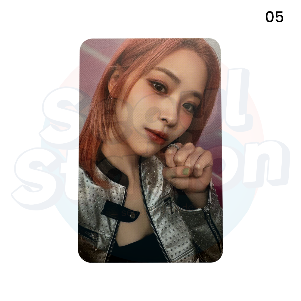 ITZY - 2nd World Tour 'BORN TO BE' - Trading Photo Card (RYUJIN Ver.) 05