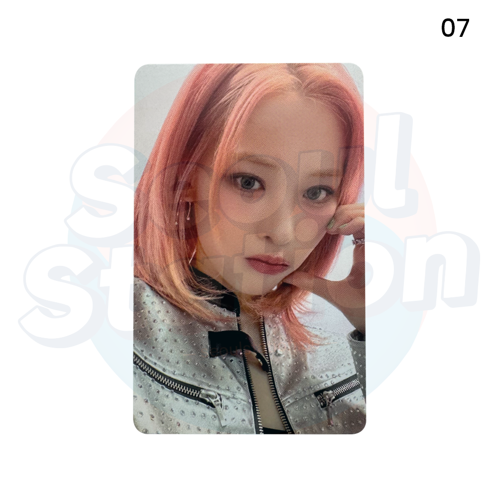 ITZY - 2nd World Tour 'BORN TO BE' - Trading Photo Card (RYUJIN Ver.) 07