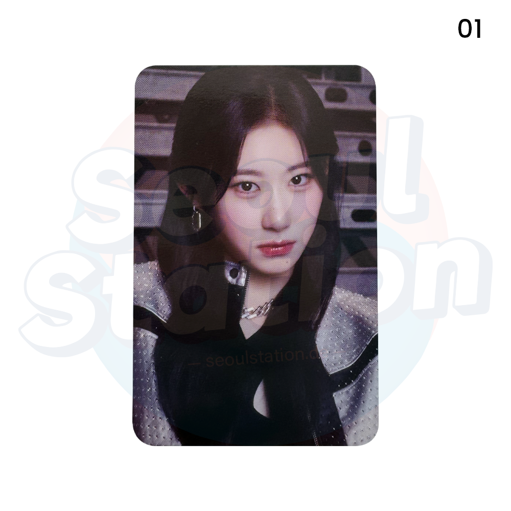 ITZY - 2nd World Tour 'BORN TO BE' - Trading Photo Card (CHAERYEONG Ver.) 01