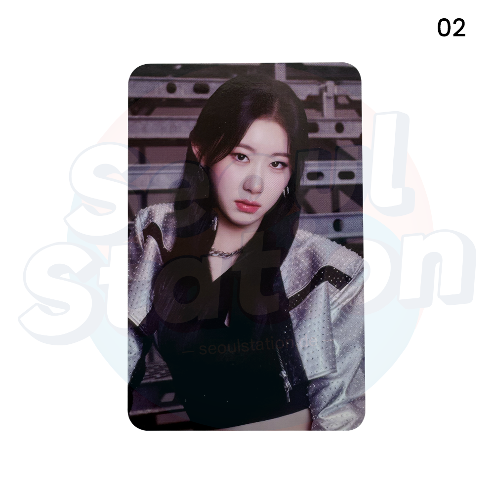 ITZY - 2nd World Tour 'BORN TO BE' - Trading Photo Card (CHAERYEONG Ver.) 02