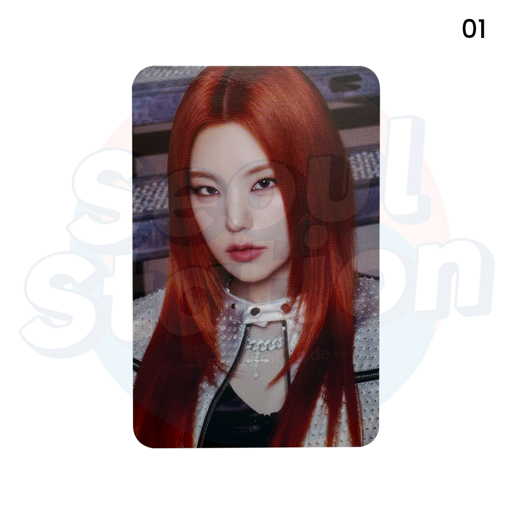 ITZY - 2nd World Tour 'BORN TO BE' - Trading Photo Card (YEJI Ver.) 01