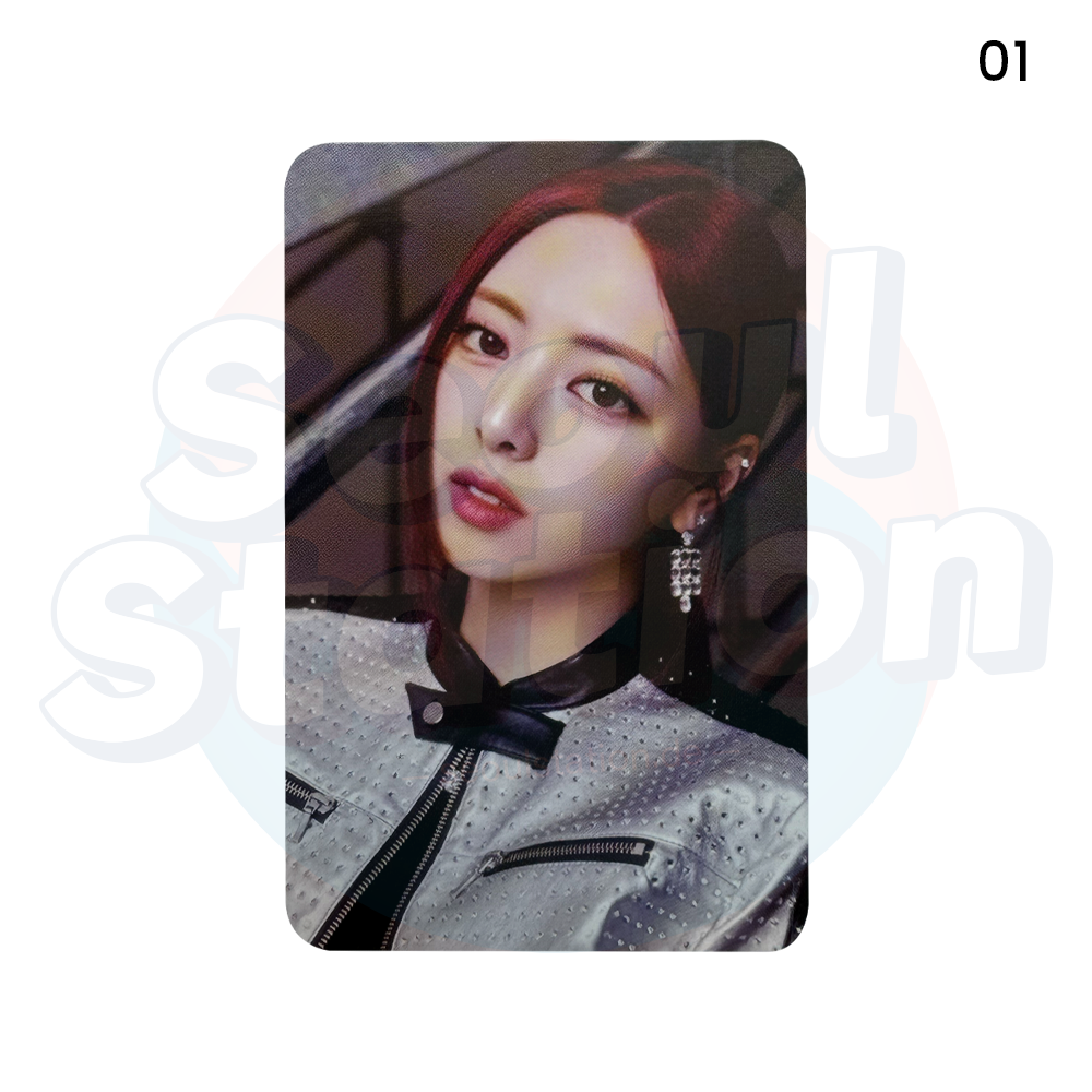 ITZY - 2nd World Tour 'BORN TO BE' - Trading Photo Card (YUNA Ver.) 01