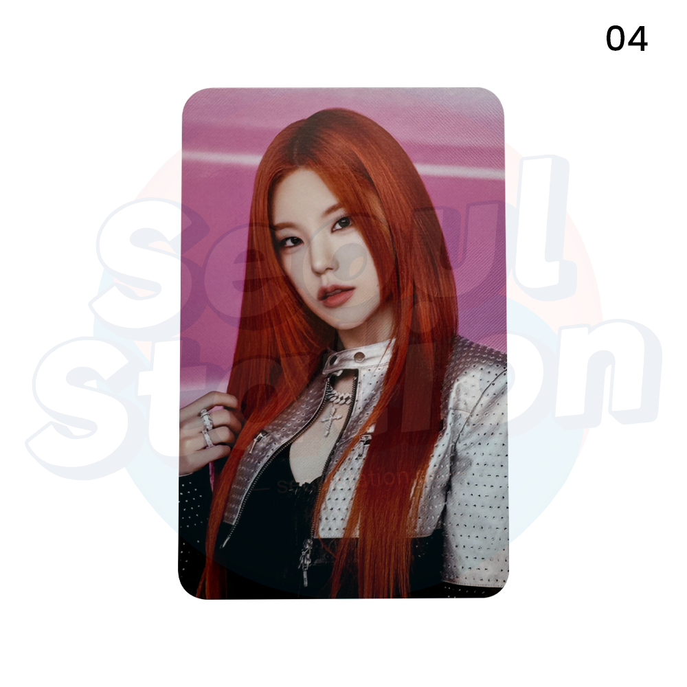 ITZY - 2nd World Tour 'BORN TO BE' - Trading Photo Card (YEJI Ver.) 04