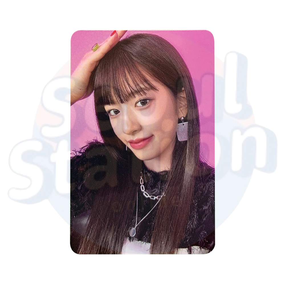 IVE - The First Album I'VE IVE - Starship Squre Photo Card Yujin hand on head