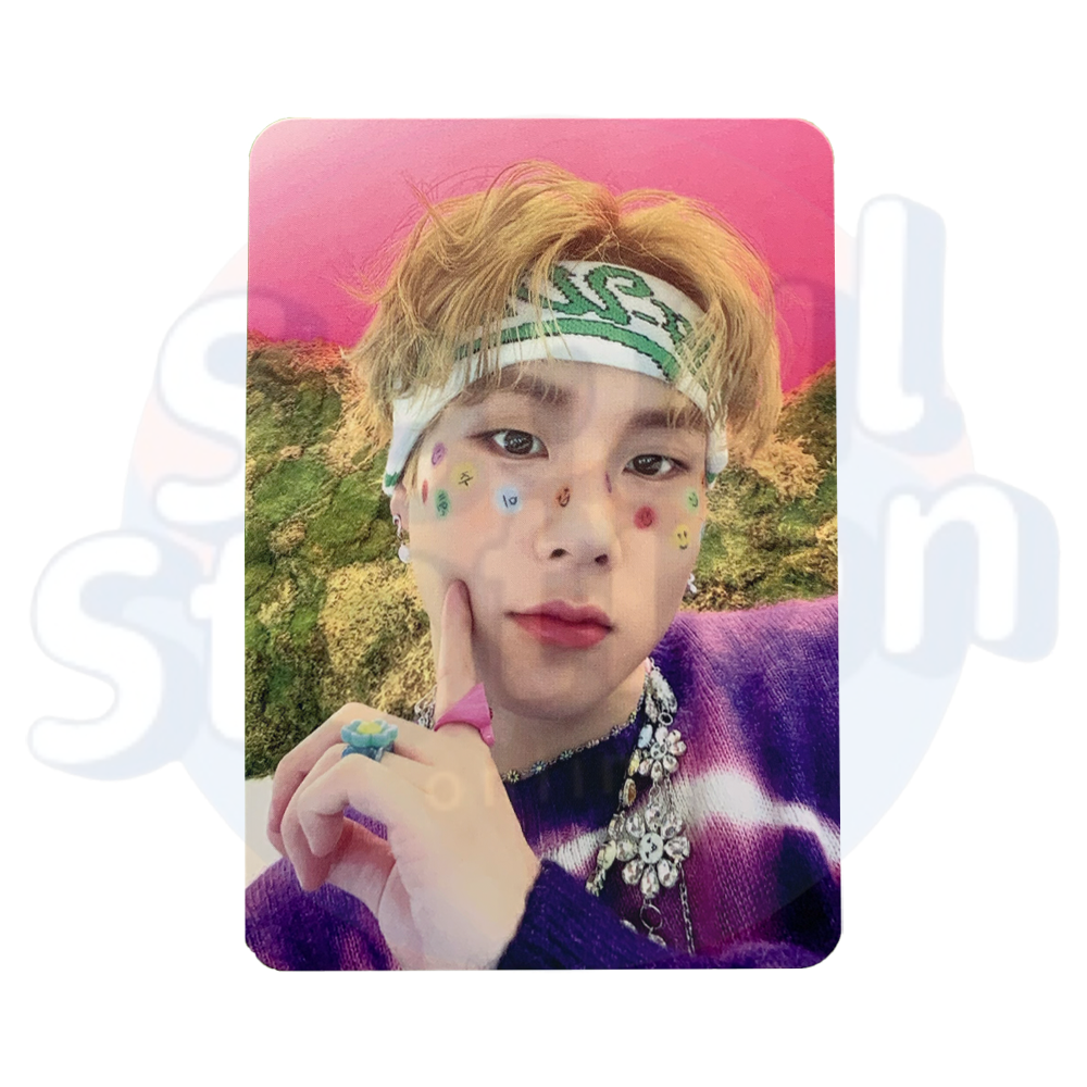 JOOHONEY - The 1st Mini Album "LIGHTS" - SSQ Photo Card pink background