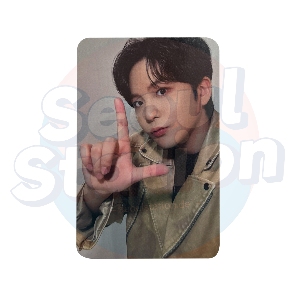 ATEEZ - ANITEEZ IN TREASURE - OFFICIAL MD Photocard - L Ver. Jongho