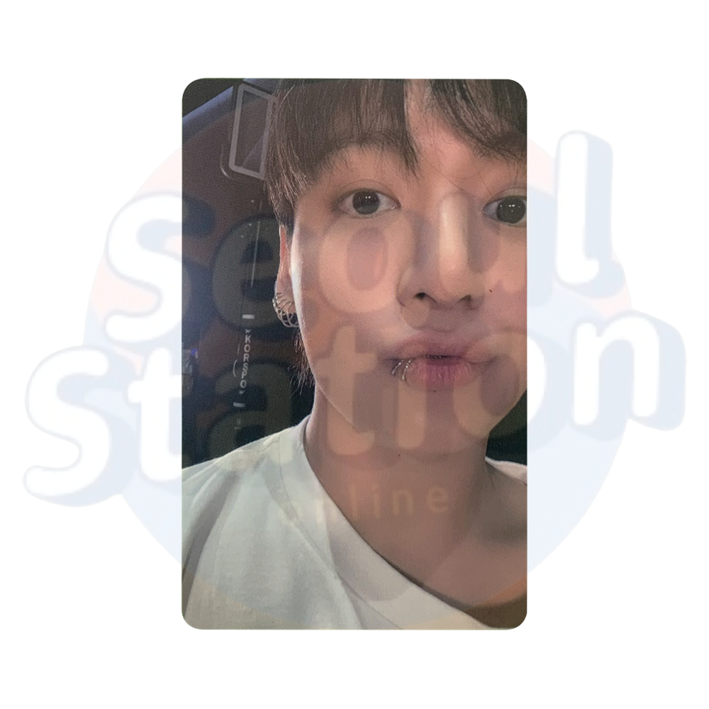 Jung Kook - GOLDEN - WEVERSE PVC Photocard kissy lips