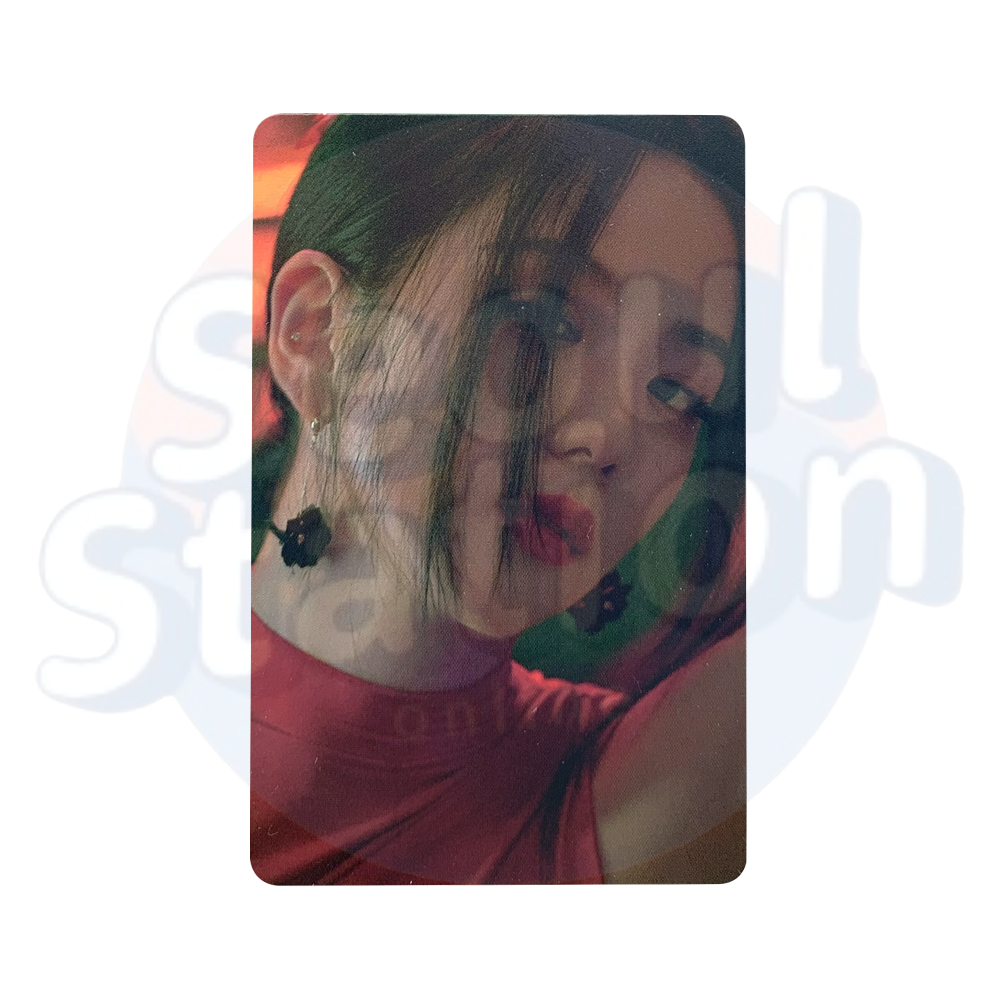 JISOO - ME - Photo Card (Red Back) close up
