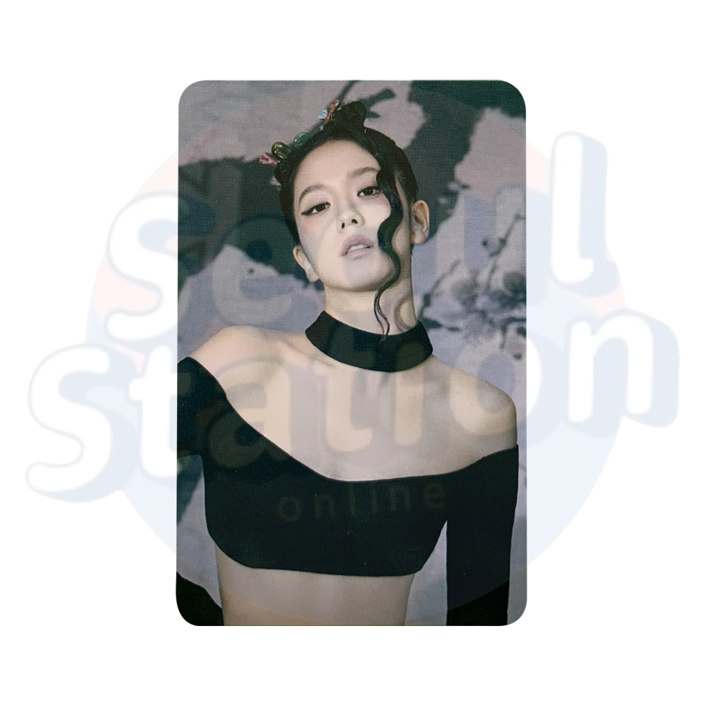 JISOO - ME - YG SELECT Photo Card (Red Back) black outfit