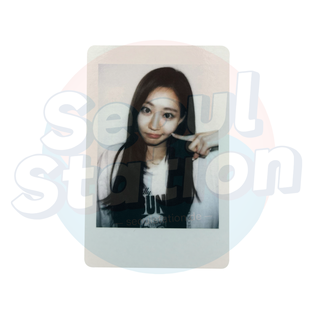 KISS OF LIFE - 1st Single: Midas Touch - With Mu U Polaroid Photo Card Julie