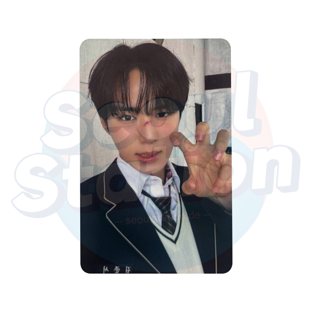 ALPHA DRIVE ONE (ALD1) - 1st Mini Album 'EUPHORIA' - APPLE MUSIC Photocard (Jewel Case Ver.) Junseo