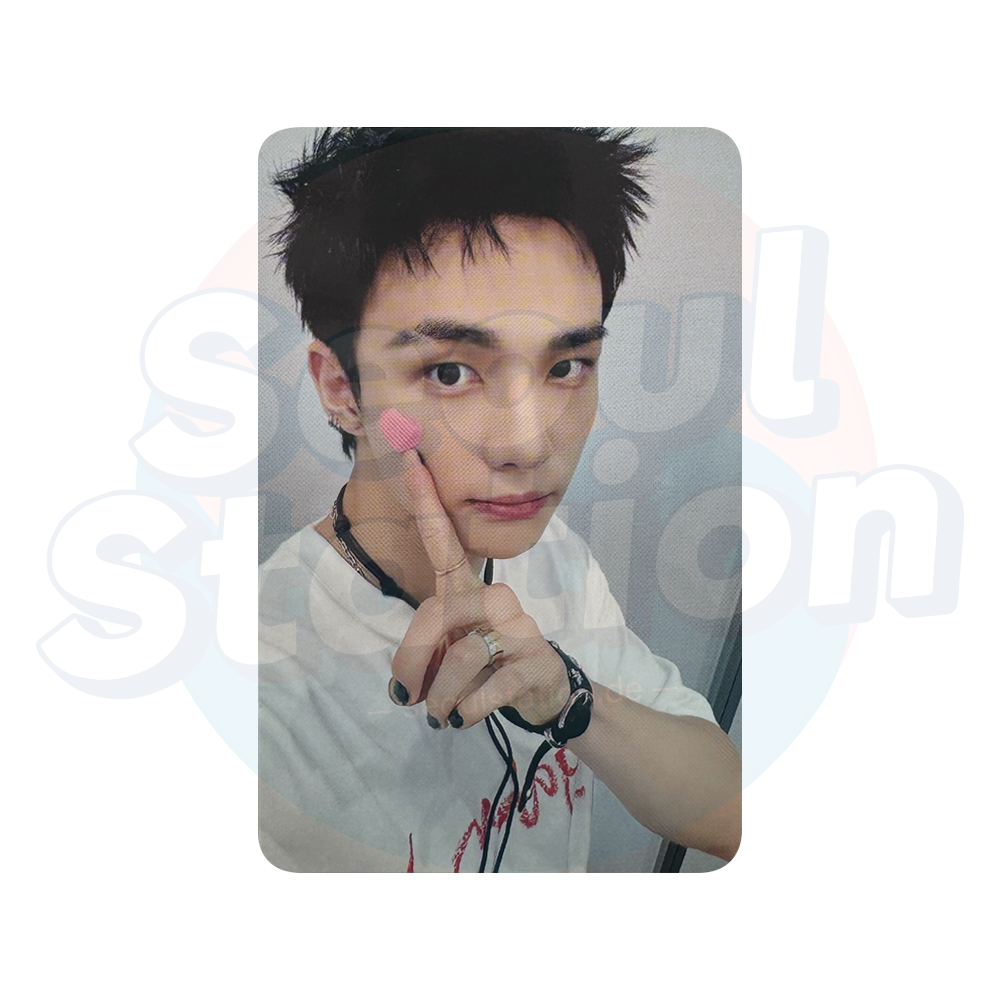 STRAY KIDS - 'KARMA' - SOUNDWAVE POB Photocard  hyunjin