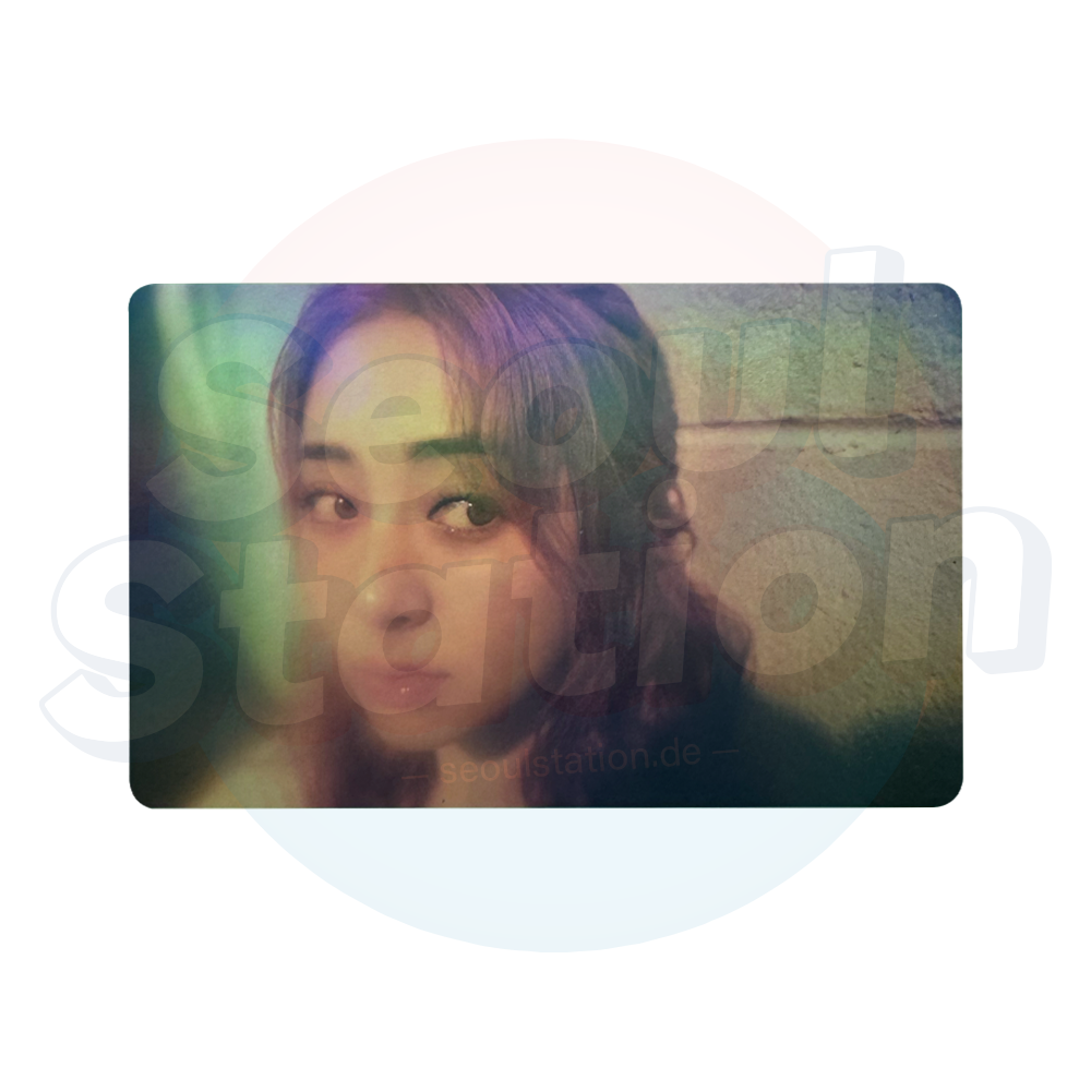 LE SSERAFIM - 3rd Mini Album: EASY - WEVERSE Holo Photo Card yunjin