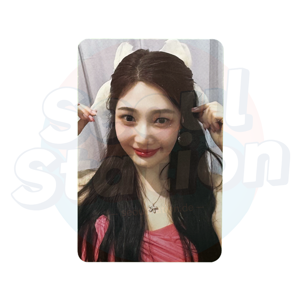 RED VELVET - Chill Kill - Official Trading Photo Card - SET A joy (holding bow)