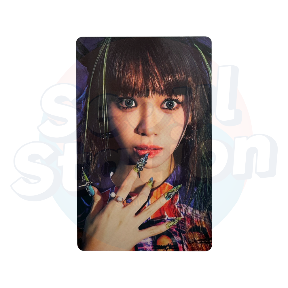 LE SSERAFIM - 4th Mini Album: CRAZY - Official Gift Photo Card - WEVERSE Album Ver. chaewon