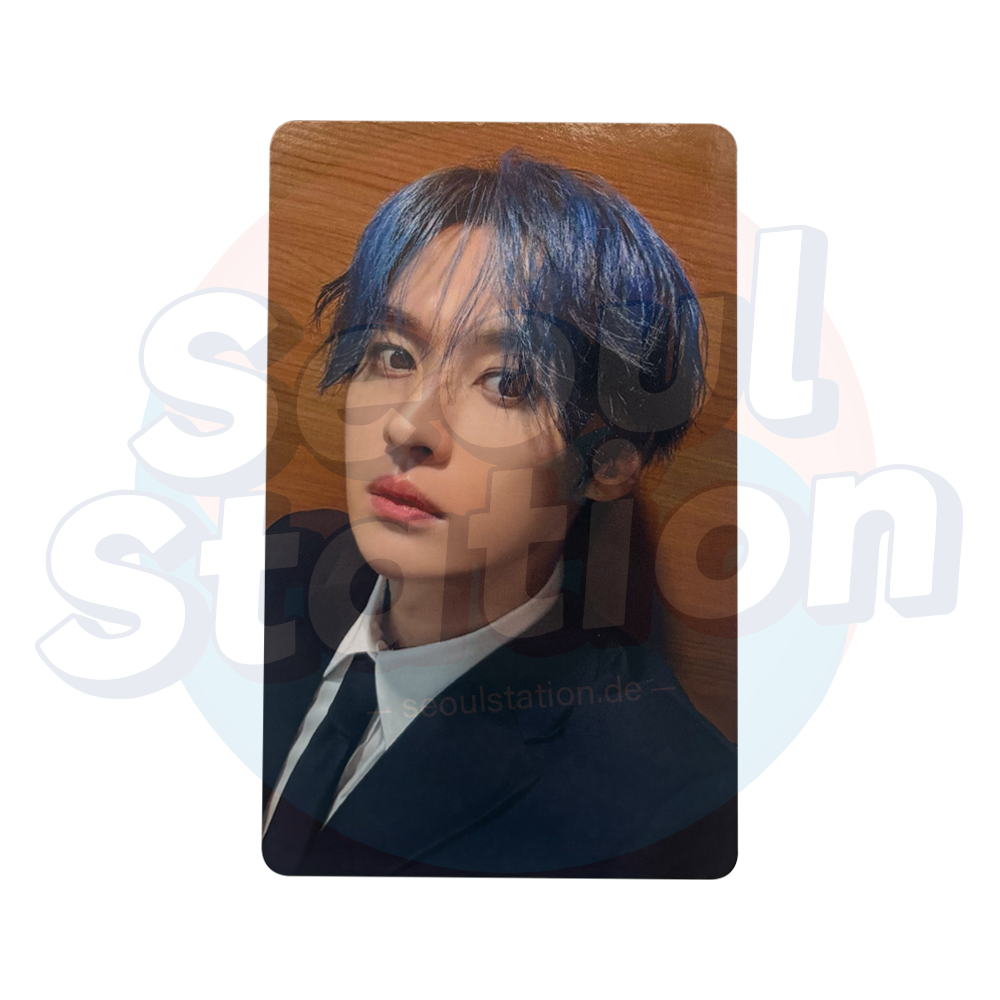 STRAY KIDS - 'KARMA' - FANS Shop Lucky Draw Event Photocard (Accordion Ver.) Lee Know