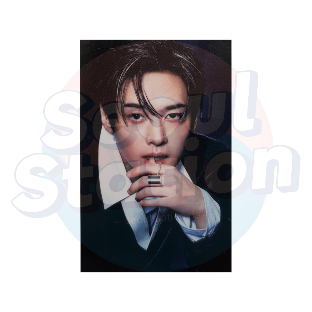 STRAY KIDS - KARMA - LIMITED Album Ver. - Photocard (Blue Back) LeeKnow