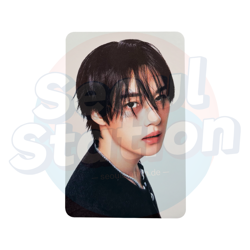 STRAY KIDS - KARMA - SKZOO Album Ver. - Photocard (White Background) LeeKnow