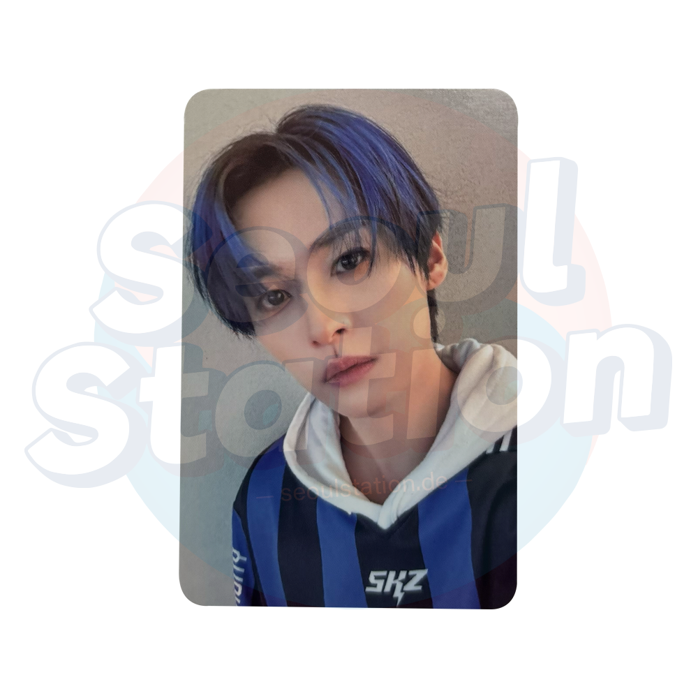 STRAY KIDS - 'KARMA' - SOUNDWAVE Fansign Event Photocard leeKnow