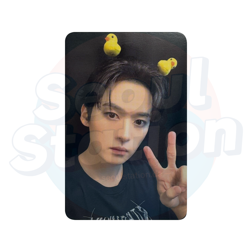 STRAY KIDS - 'KARMA' Pop-Up Store - SOUNDWAVE Lucky Draw Photocard lee know